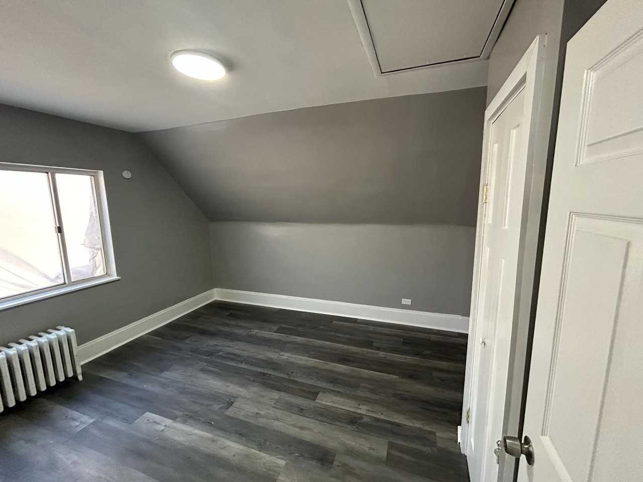 150 Scotia St - Photo 5 of 7