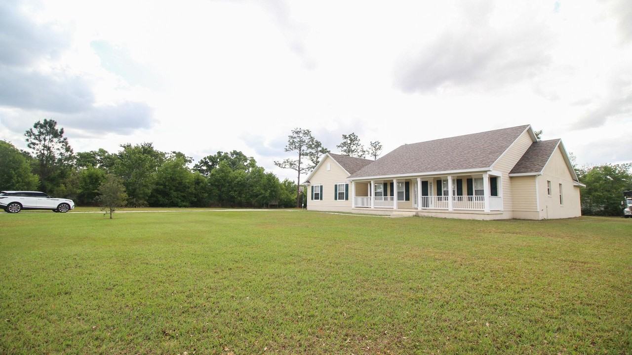 4190 Pine Tree Dr - Photo 2 of 25