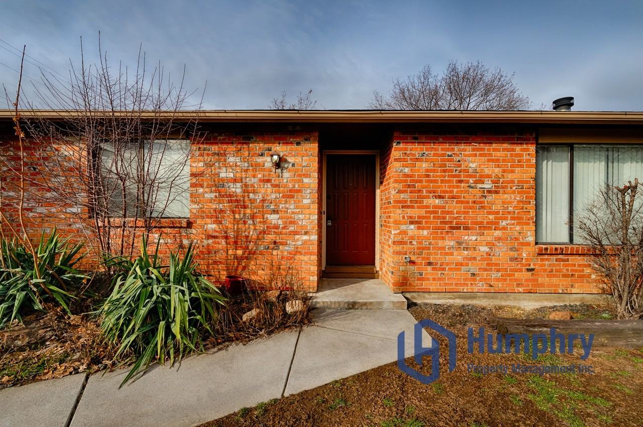 399 S Maple Grove Rd - Photo 3 of 19