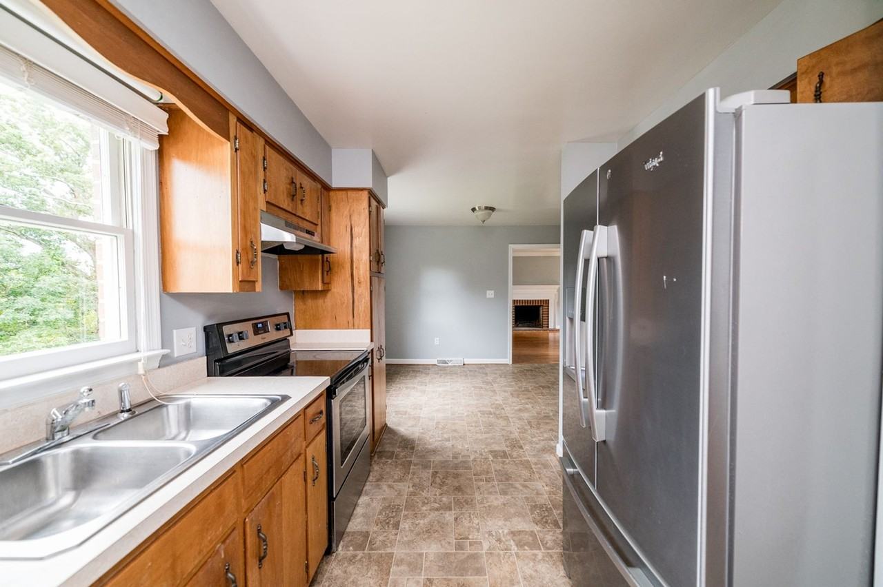 4401 Williams Rd - Photo 2 of 50