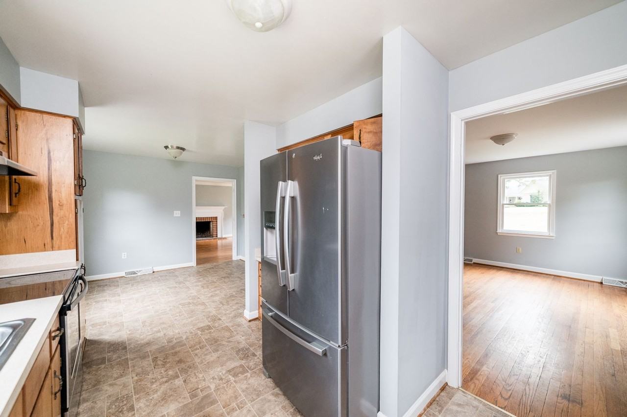 4401 Williams Rd - Photo 5 of 50