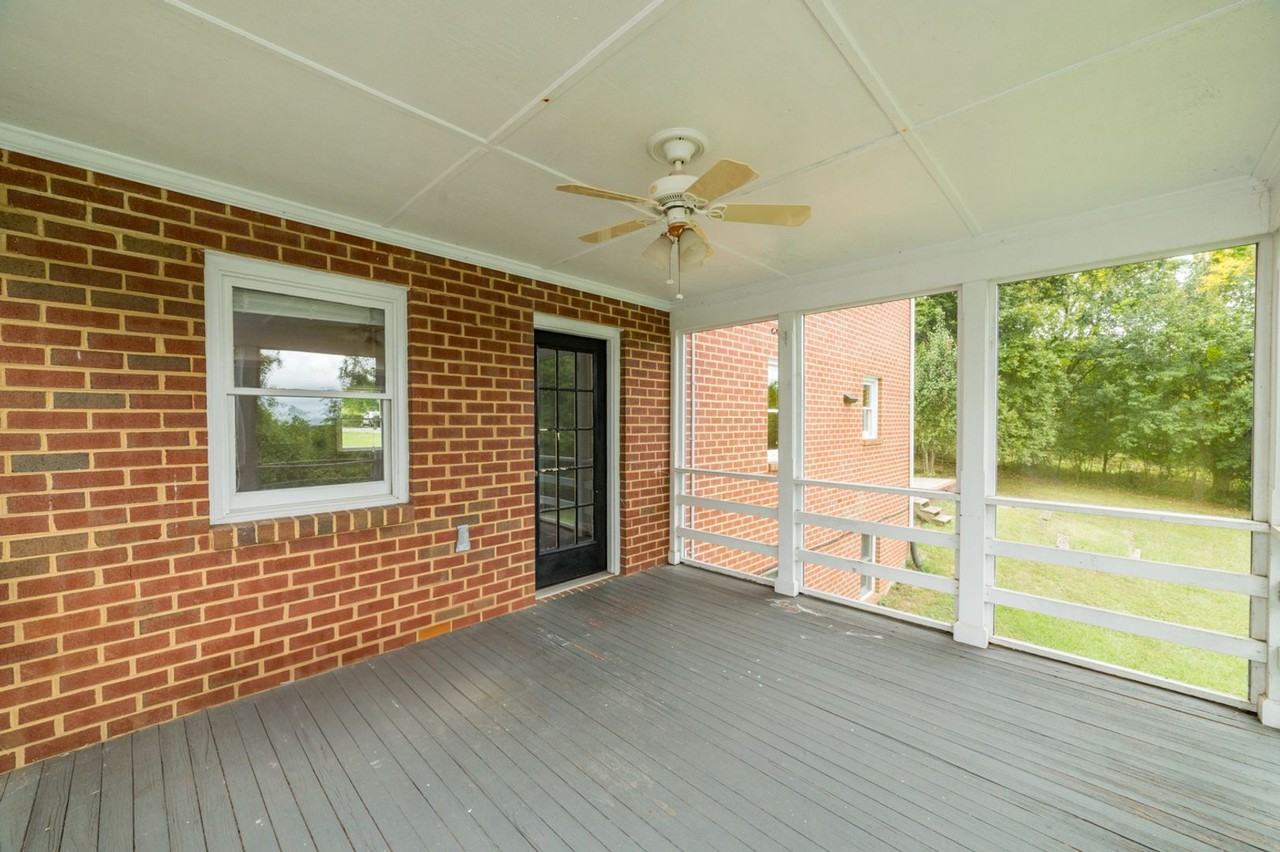 4401 Williams Rd - Photo 7 of 50