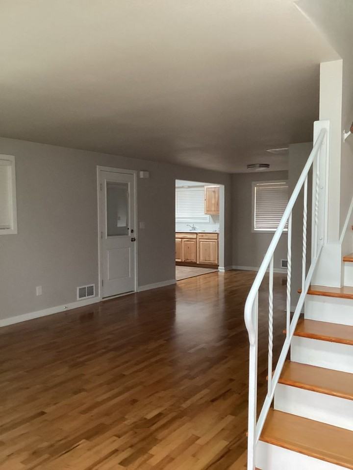 1332 8th Ave Sw - Photo 2 of 14