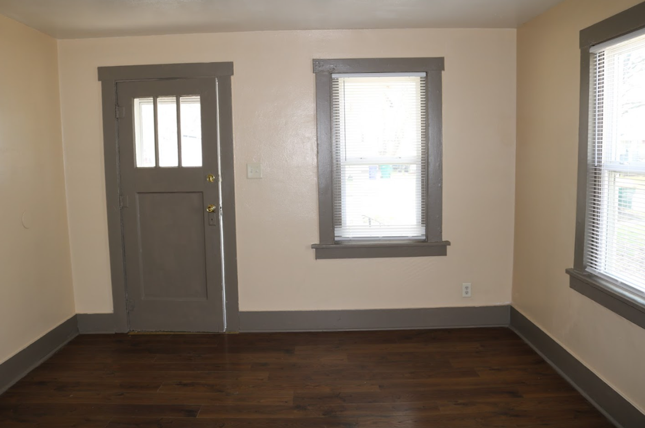 1236 E Moore St - Photo 2 of 11