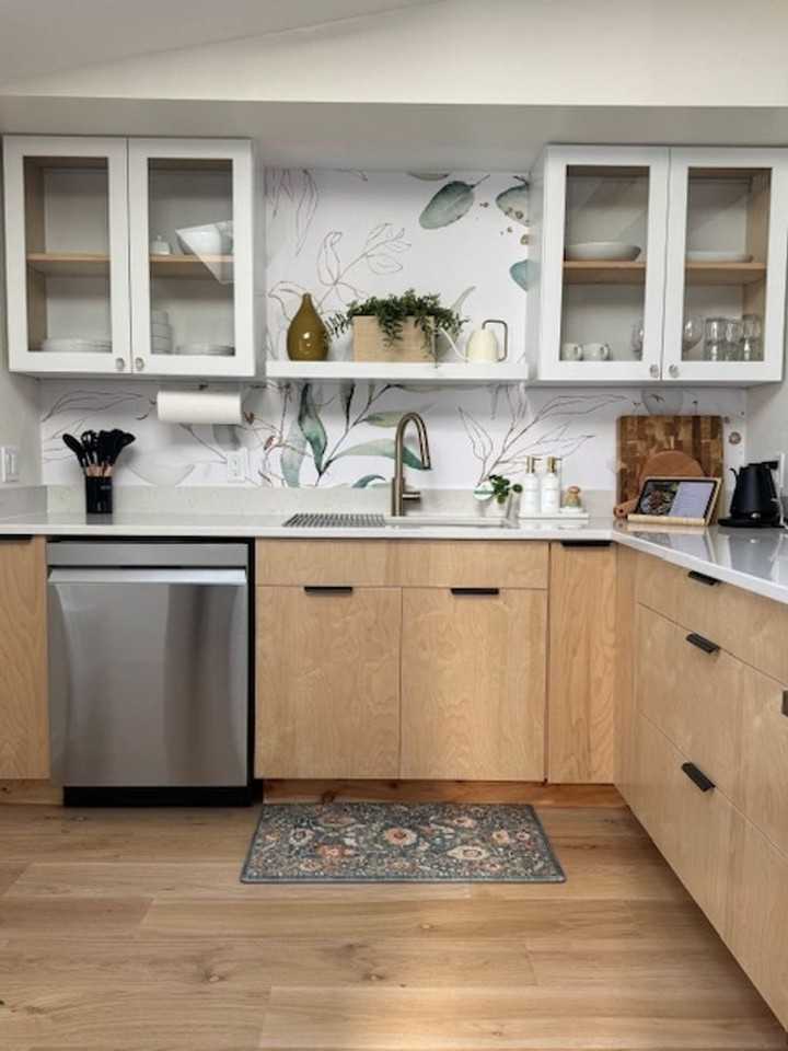 148 East Hill - Photo 5 of 45