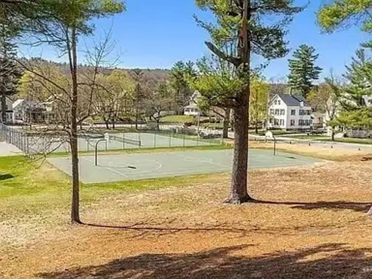 129 Union Street - Photo 3 of 4