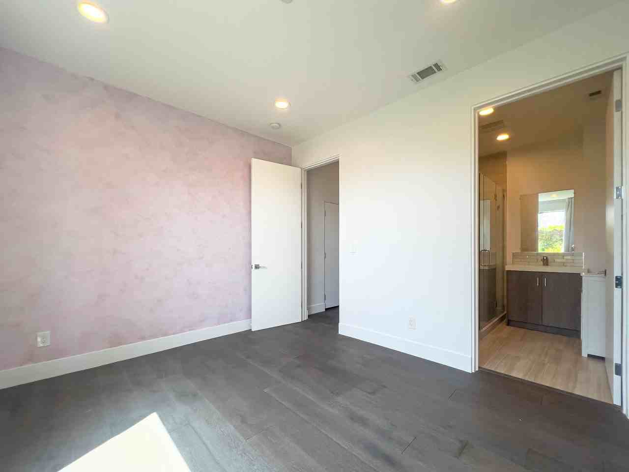948 N Benton Way - Photo 7 of 32