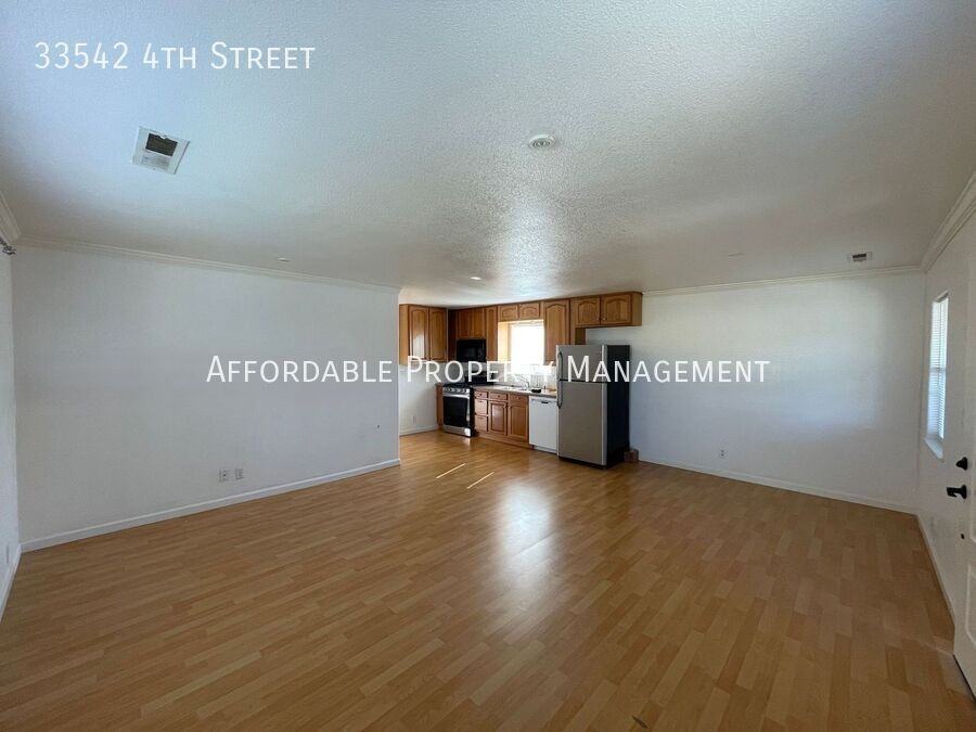 33542 4th St - Photo 3 of 11