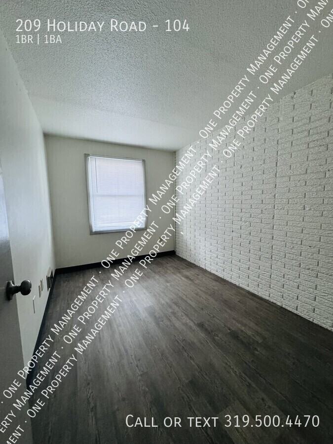 209 Holiday Rd #104 - Photo 6 of 12