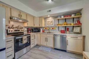 featured image of 5009 Emerald Dr