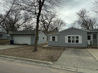 401 19th St - Photo 2 of 20