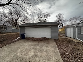 401 19th St - Photo 3 of 20