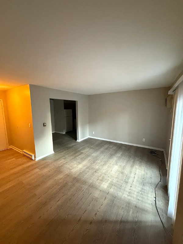 2367 Memorial Pkwy #4 - Photo 3 of 8