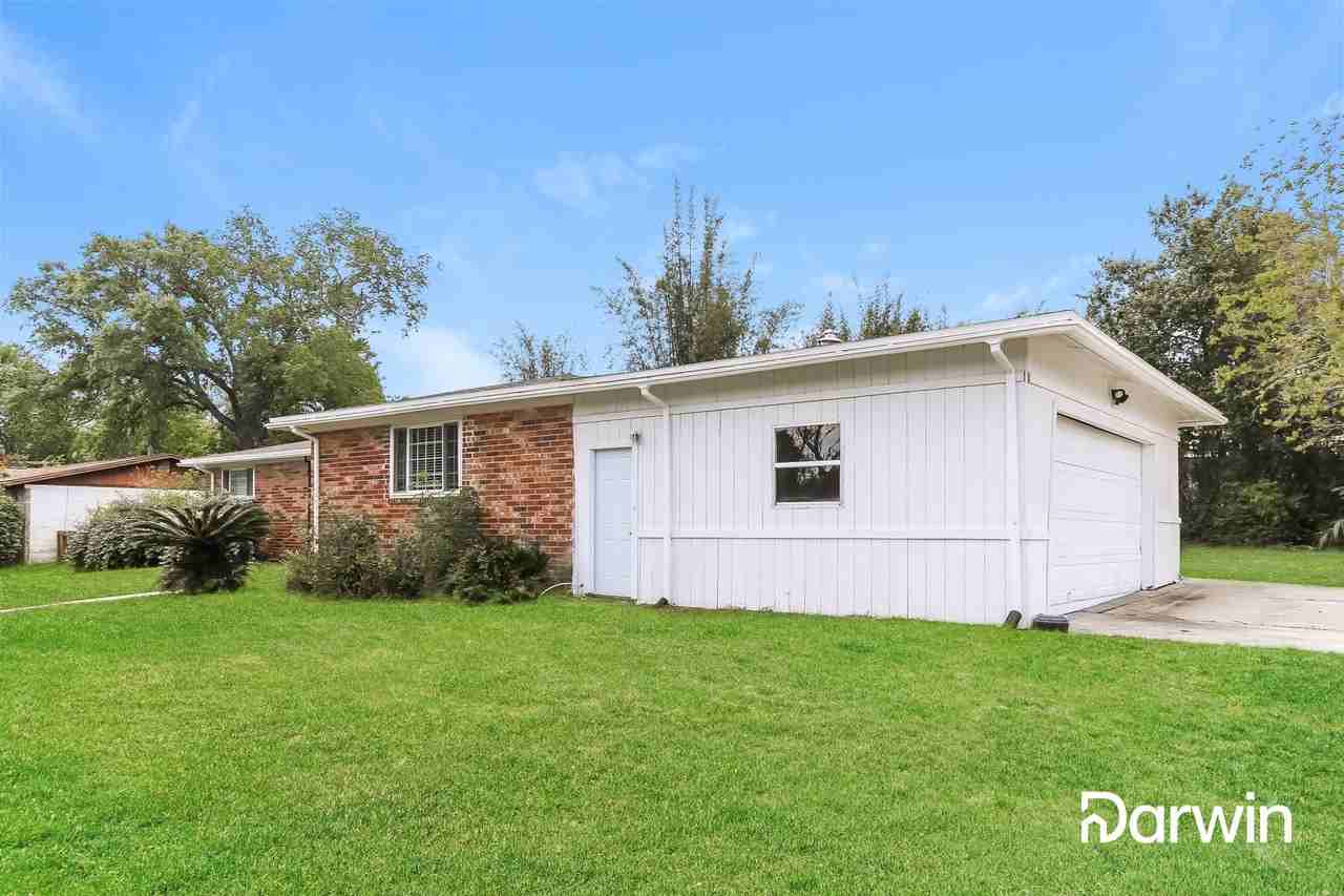 8630 Moss Haven Rd - Photo 2 of 15