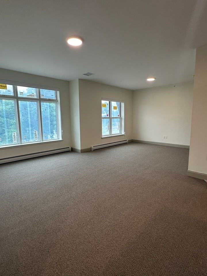 2715 Shelburne Road - Photo 3 of 9