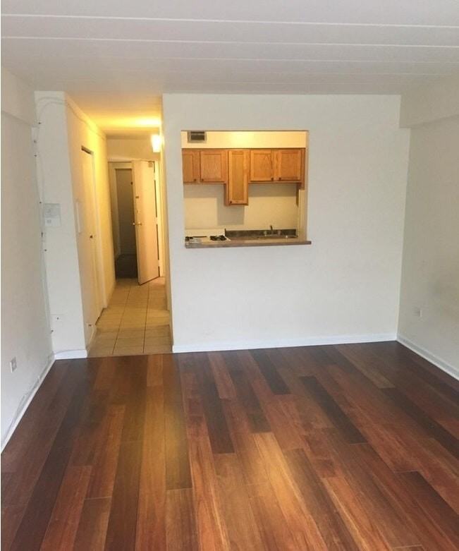 6821 North Sheridan Road, Unit 304 - Photo 2 of 6