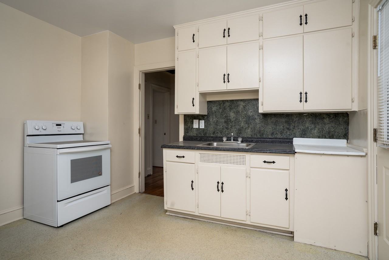 Pitt St - Photo 6 of 8