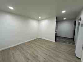 featured image of 1327 W Stoneridge Ct