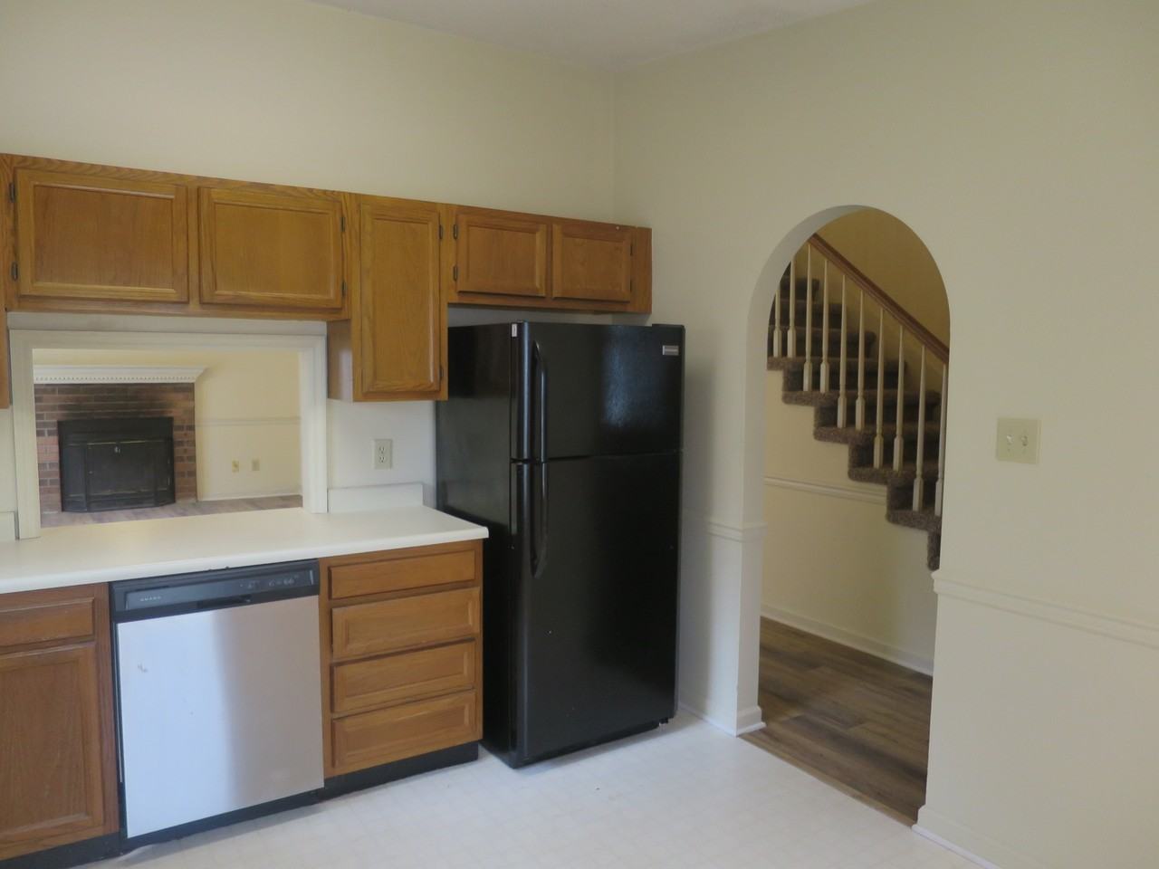 441 Eagle Brook Drive - Photo 2 of 20