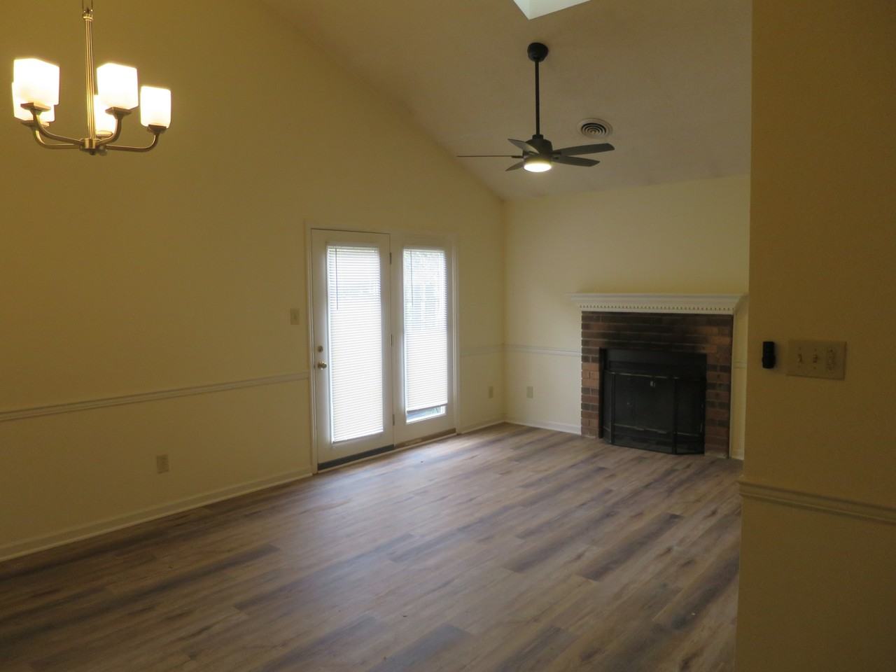 441 Eagle Brook Drive - Photo 3 of 20