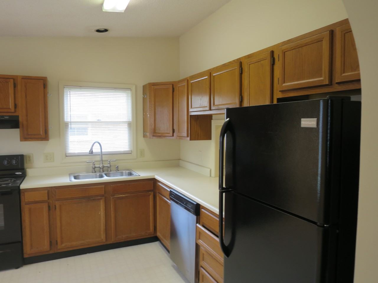 441 Eagle Brook Drive - Photo 6 of 20