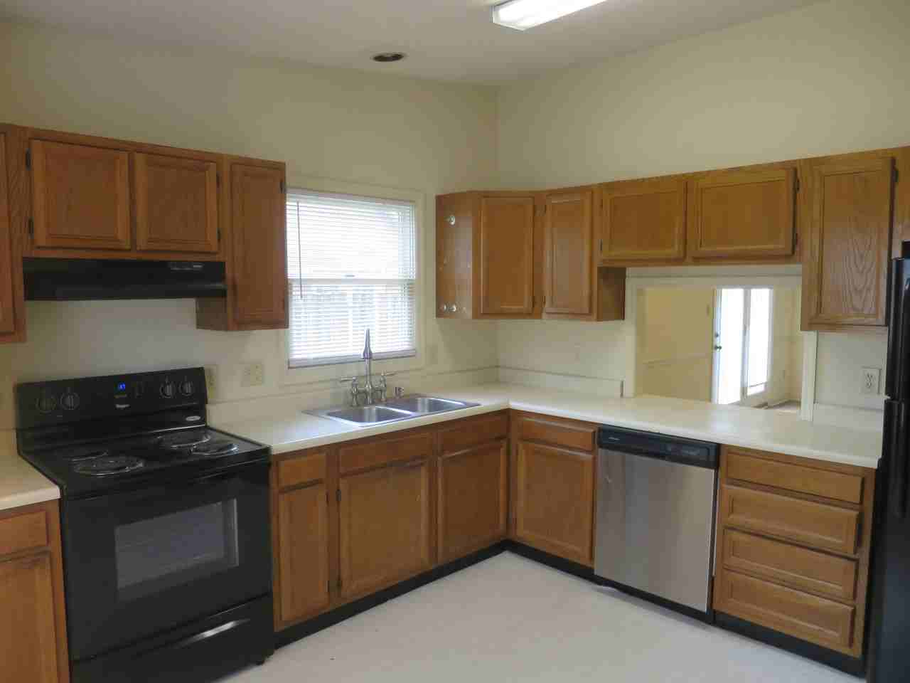441 Eagle Brook Drive - Photo 7 of 20