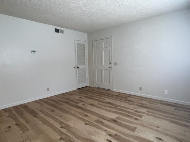 1335 Hemlock Street - Photo 3 of 21