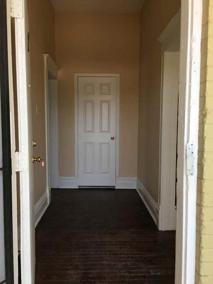 Hueco Apts. (2, 10, 34) - Photo 3 of 12