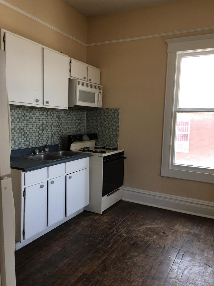 Hueco Apts. (2, 10, 34) - Photo 4 of 12