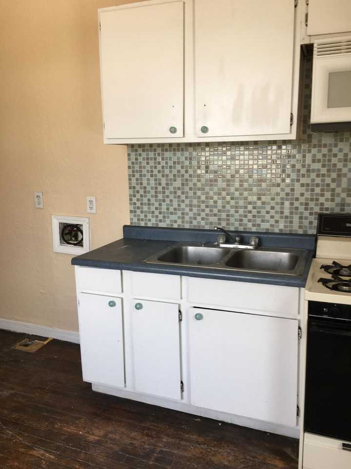 Hueco Apts. (2, 10, 34) - Photo 5 of 12