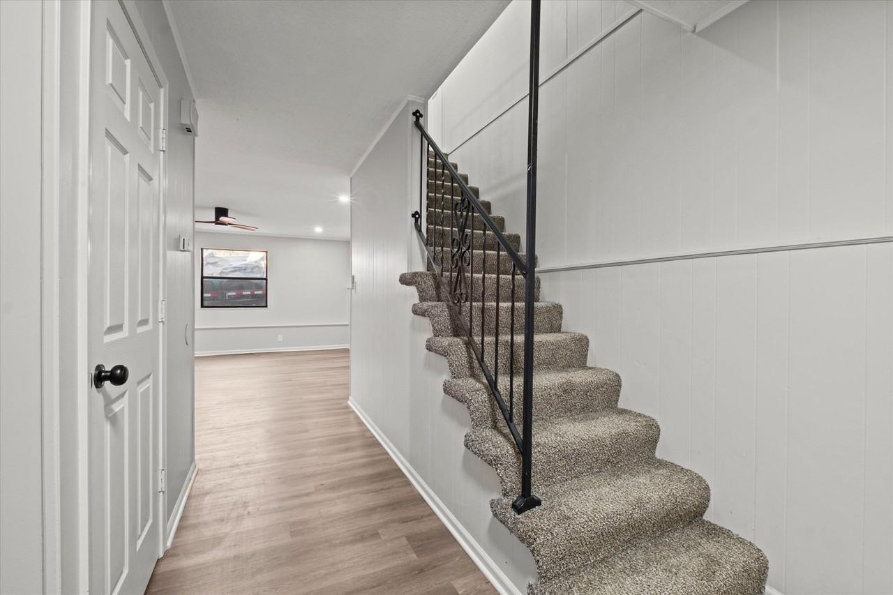 720 Ottawa Street - Photo 3 of 20