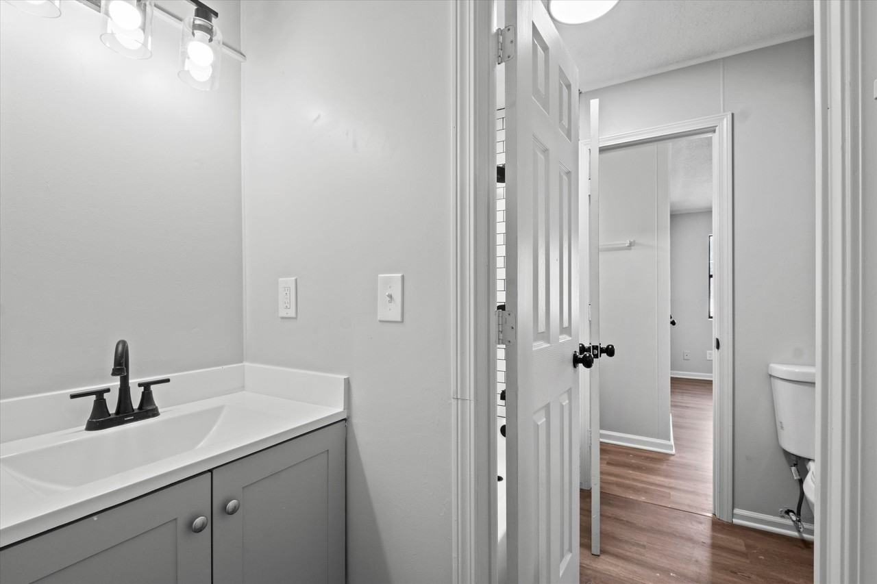 720 Ottawa Street - Photo 4 of 20