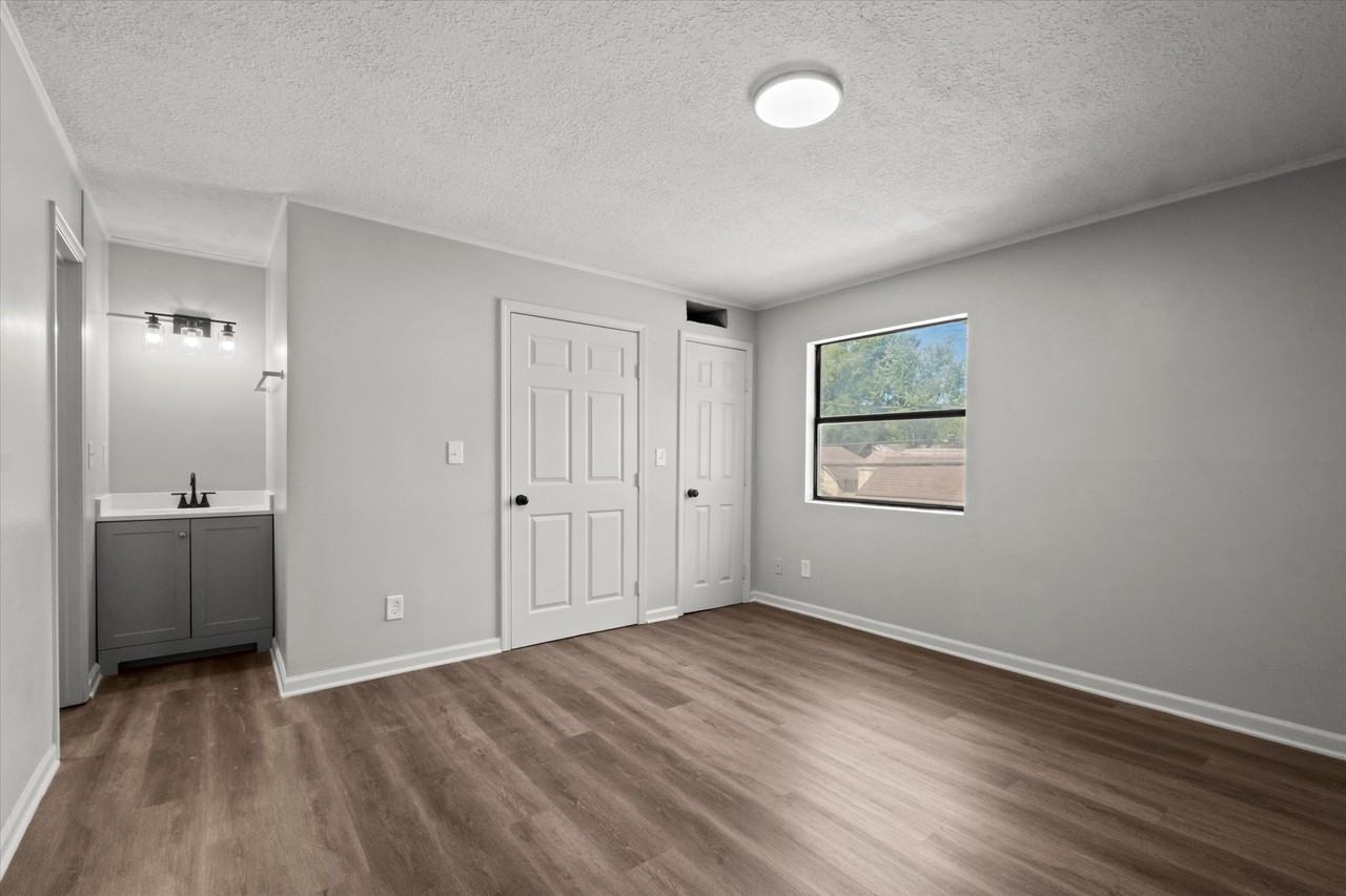 720 Ottawa Street - Photo 7 of 20