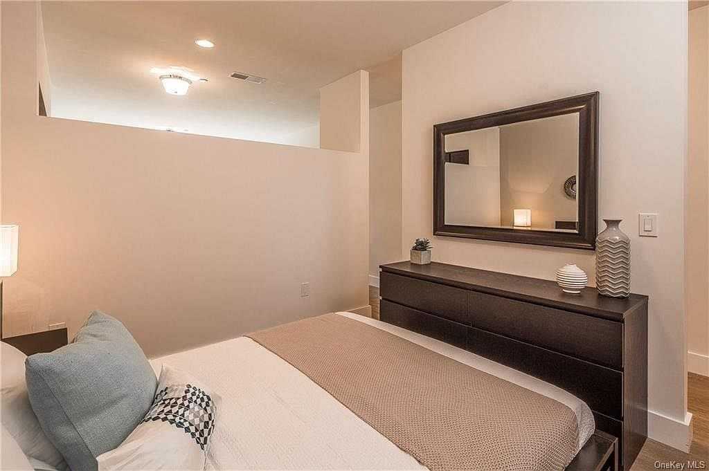 300 Columbus Avenue - Photo 6 of 50