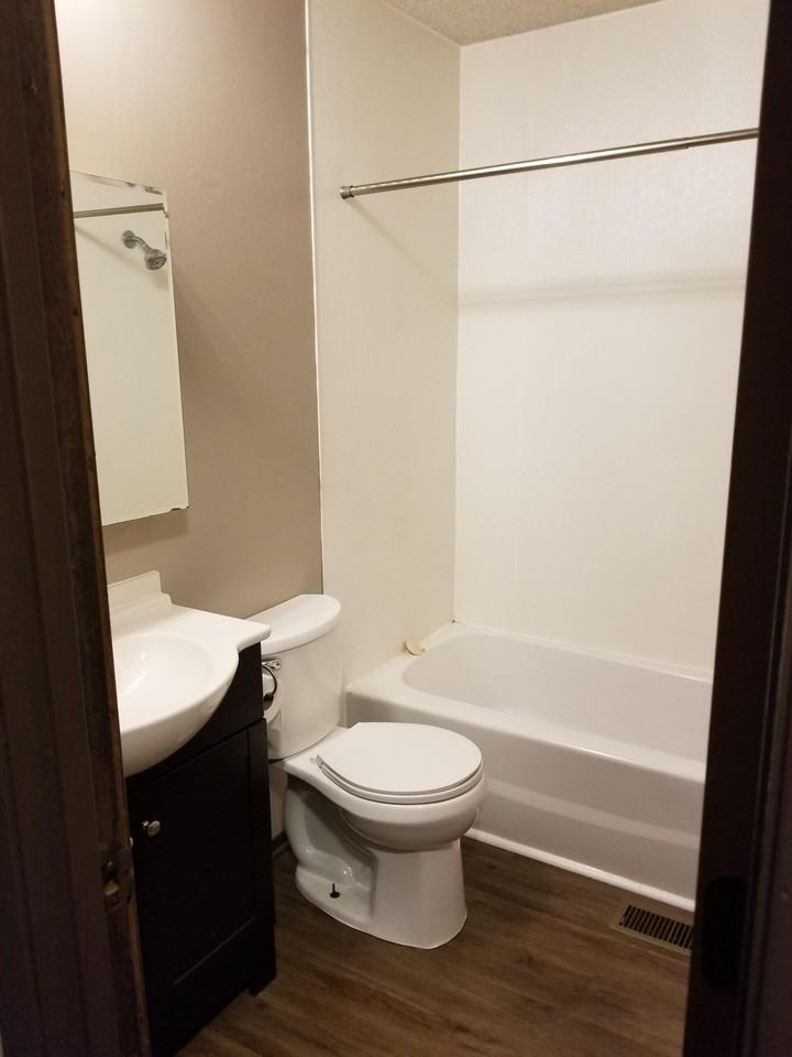 104 April Drive - Photo 3 of 7