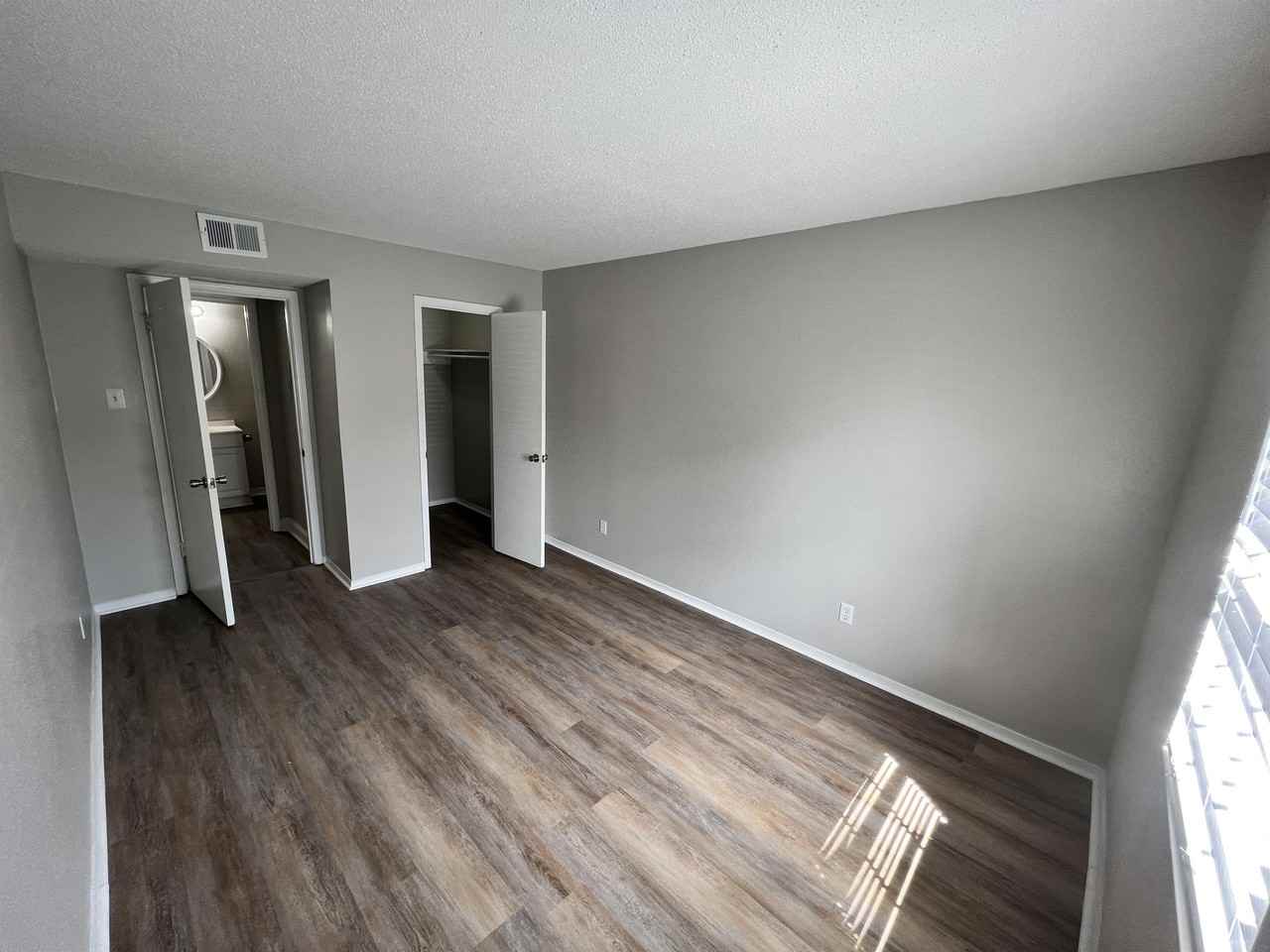 Shell Pointe- 6601 Old Shell Rd - Photo 6 of 32