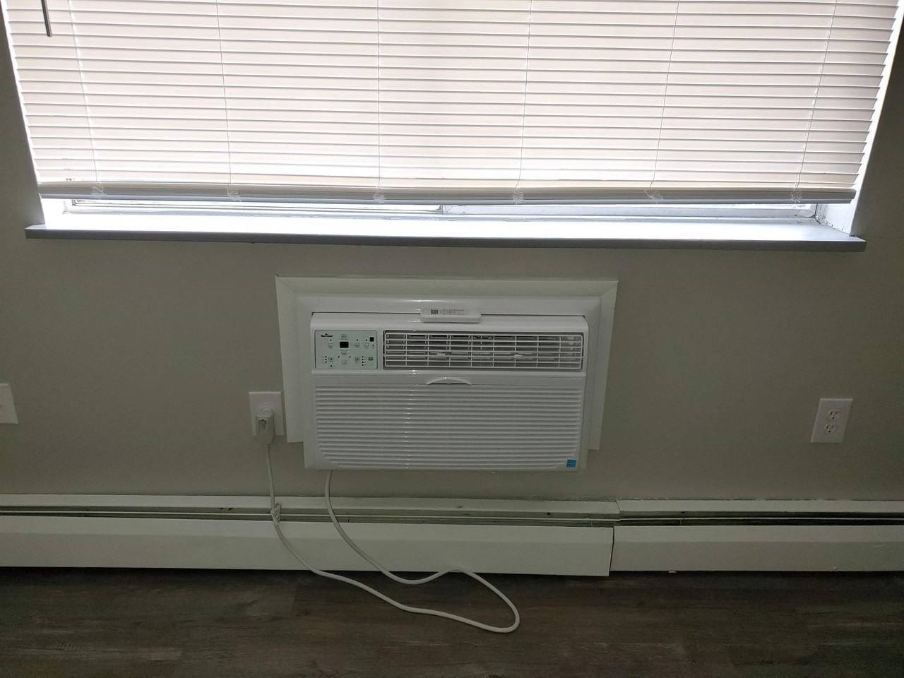 3035 Gilbert Ave - Photo 4 of 31