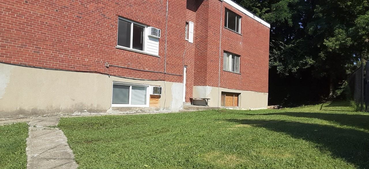 3035 Gilbert Ave - Photo 5 of 31