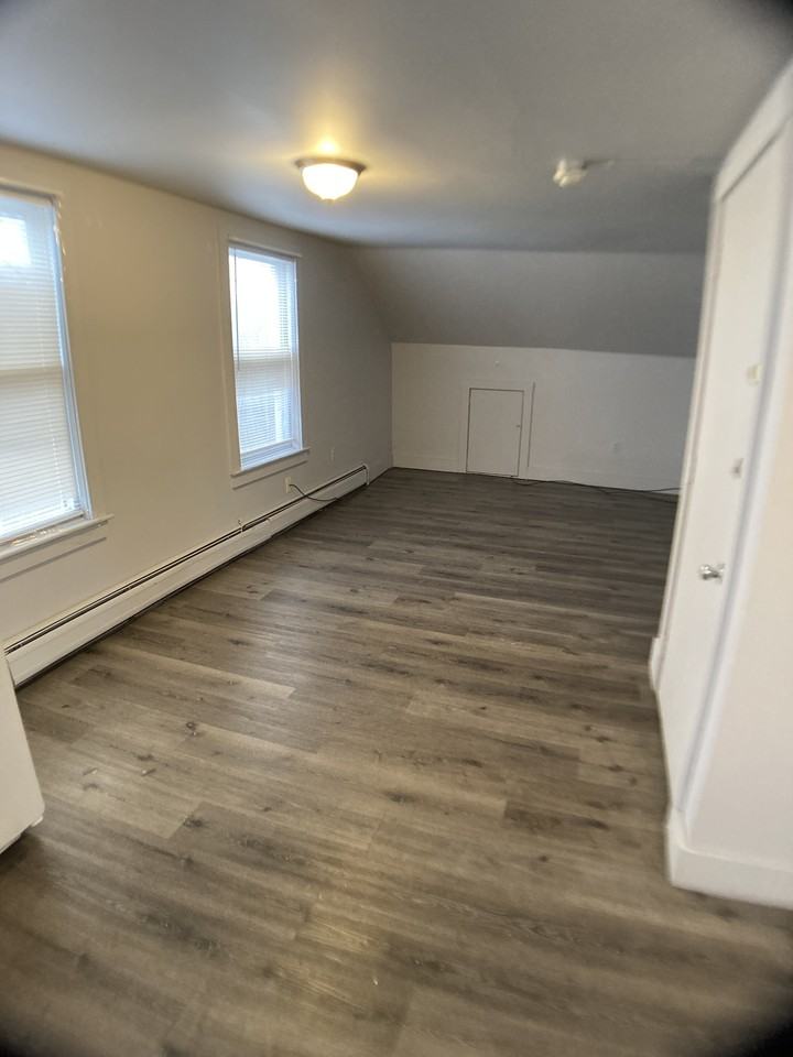 17-19 West Main Street - Photo 3 of 18