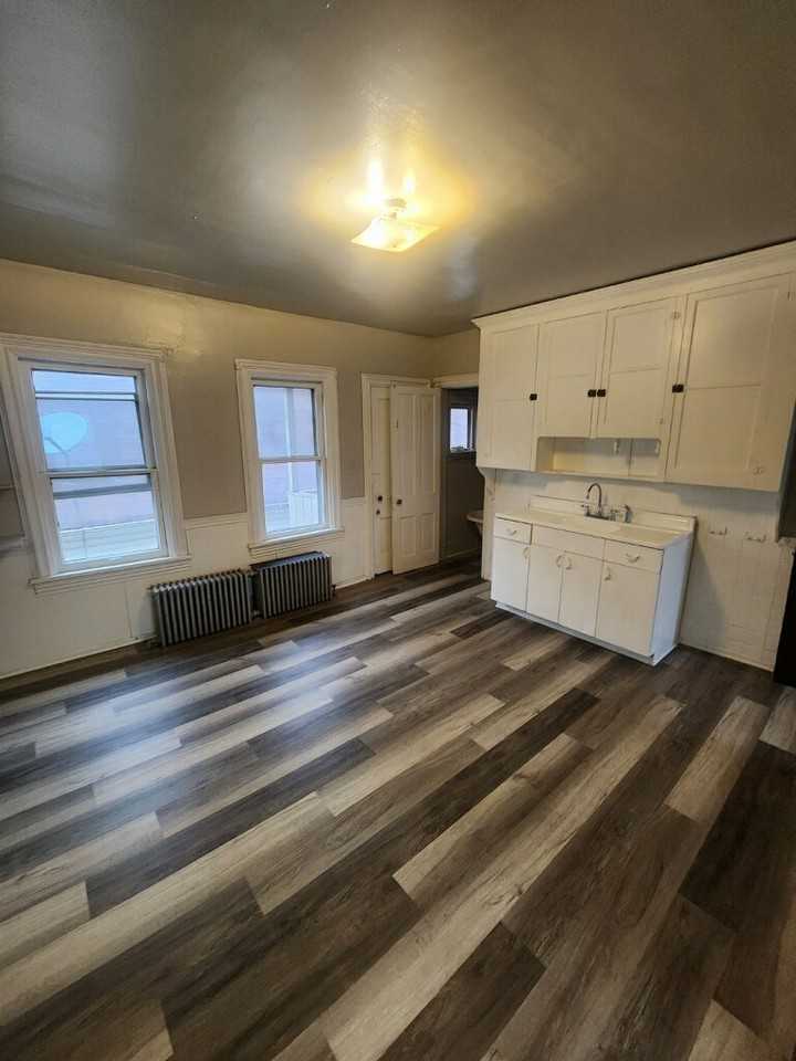 3656 East 63rd Street - Photo 3 of 10