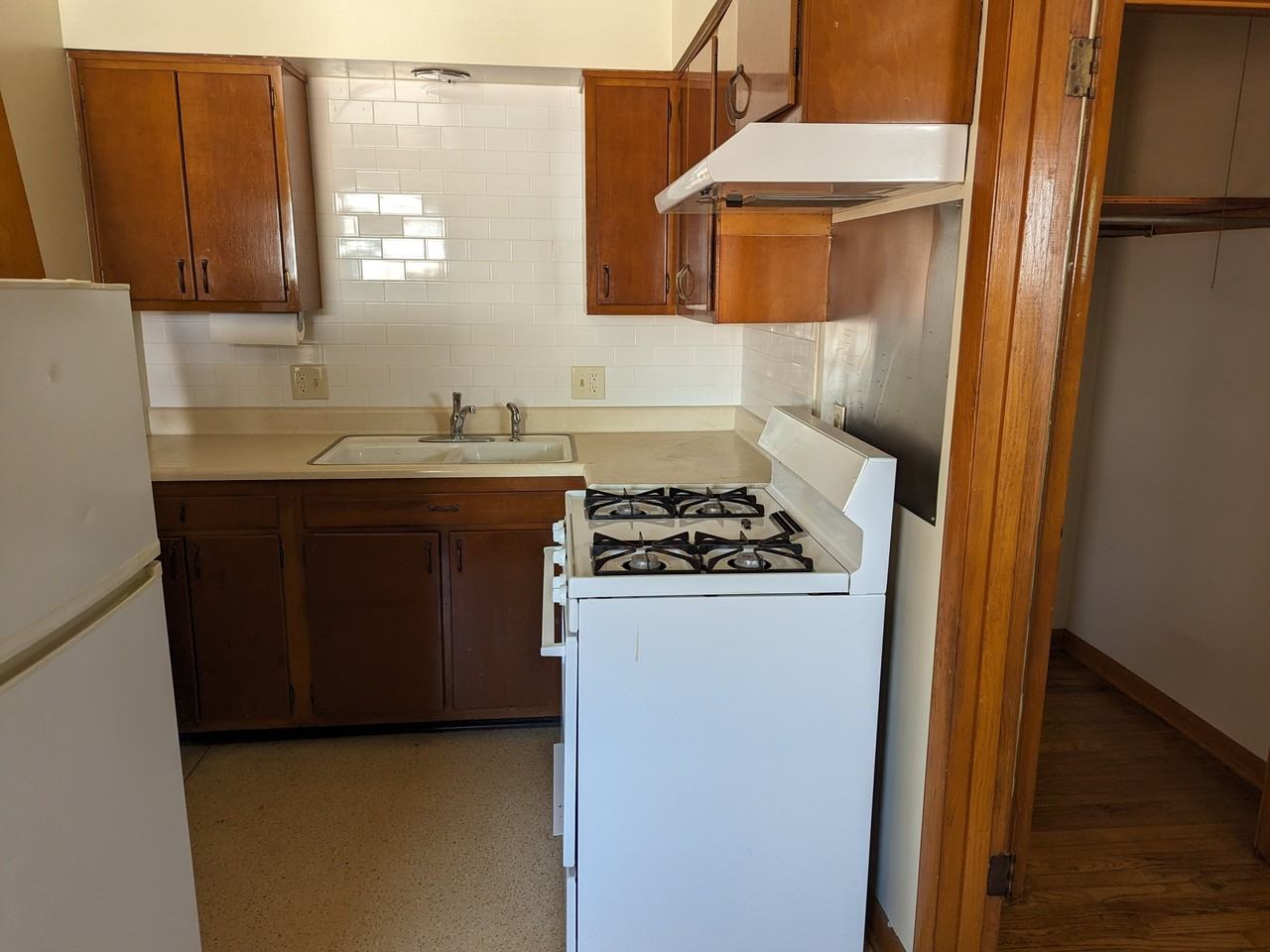 314 Mecherle - Photo 2 of 15