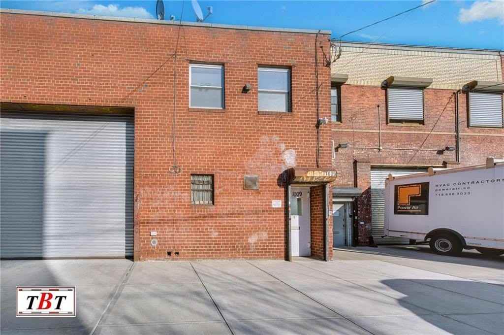 1009 E 35th St - Photo 4 of 14