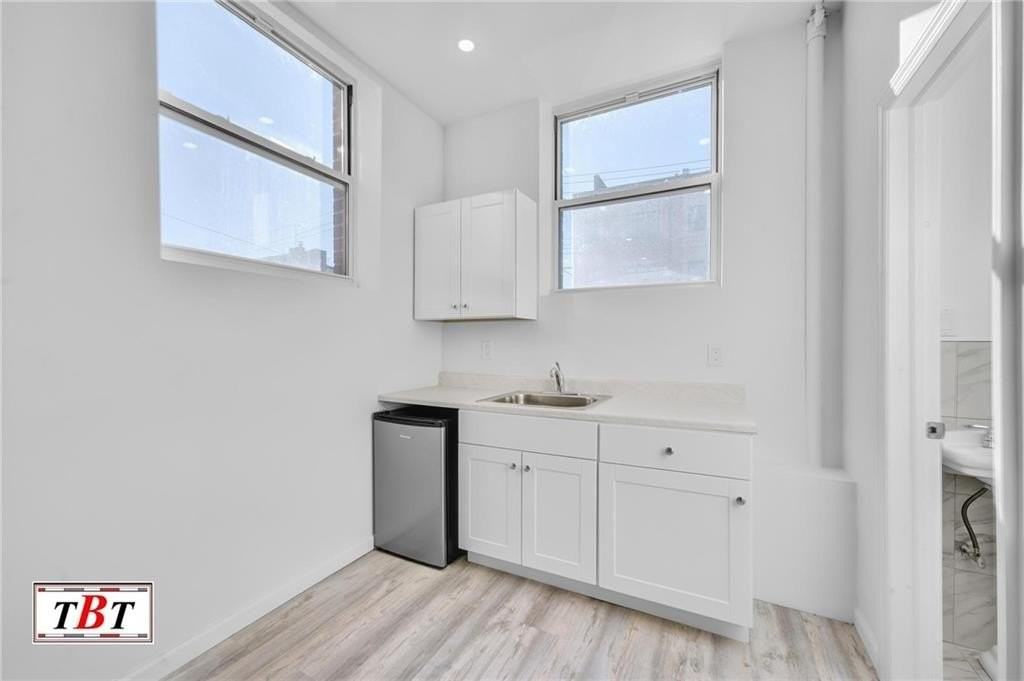 1009 E 35th St - Photo 2 of 14