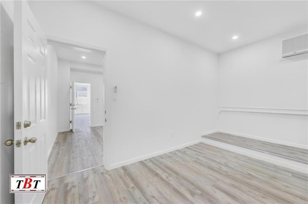 1009 E 35th St - Photo 3 of 14