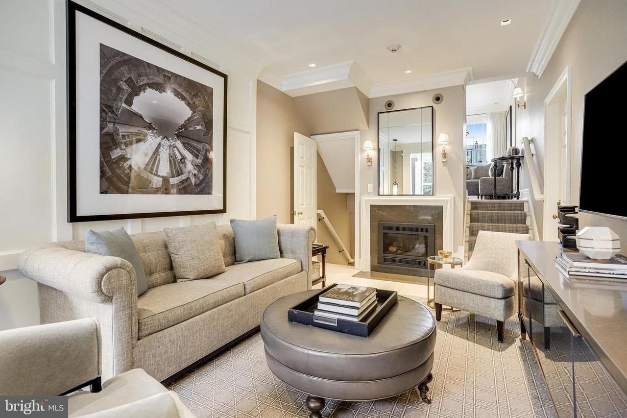 1040 31st St Nw - Photo 2 of 36