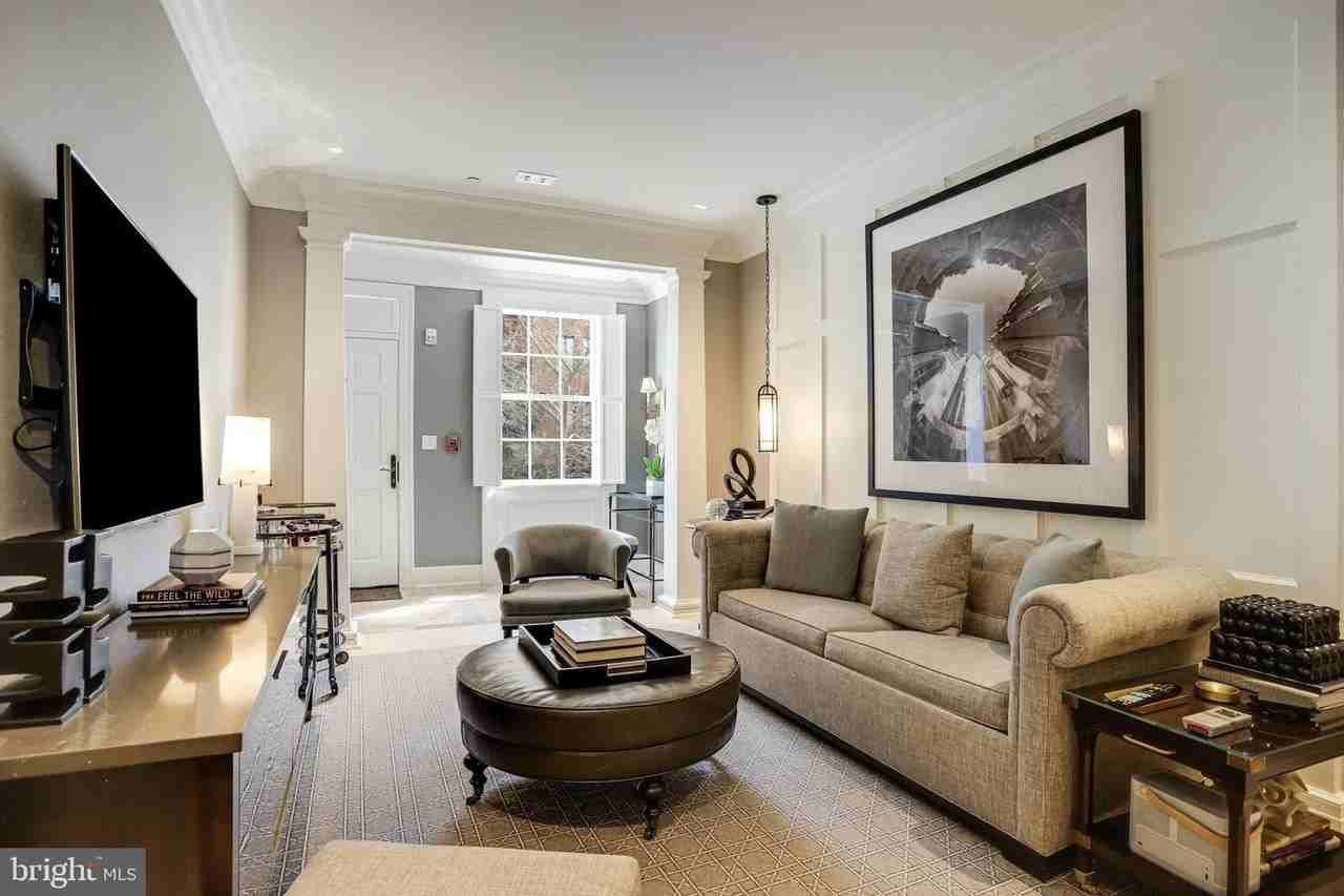 1040 31st St Nw - Photo 6 of 36