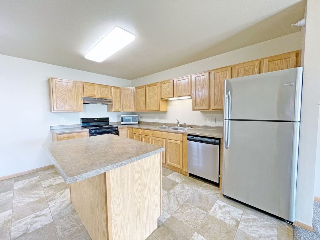 Northern Plains Apartments - Photo 4 of 28