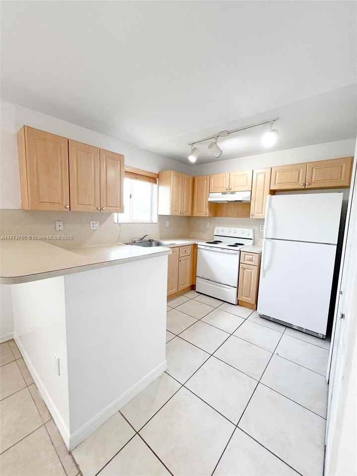 2910 Southeast 12th Road