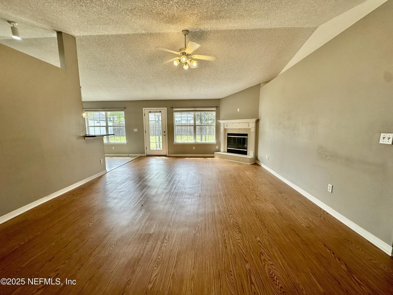 2736 Creek Ridge Dr - Photo 2 of 21