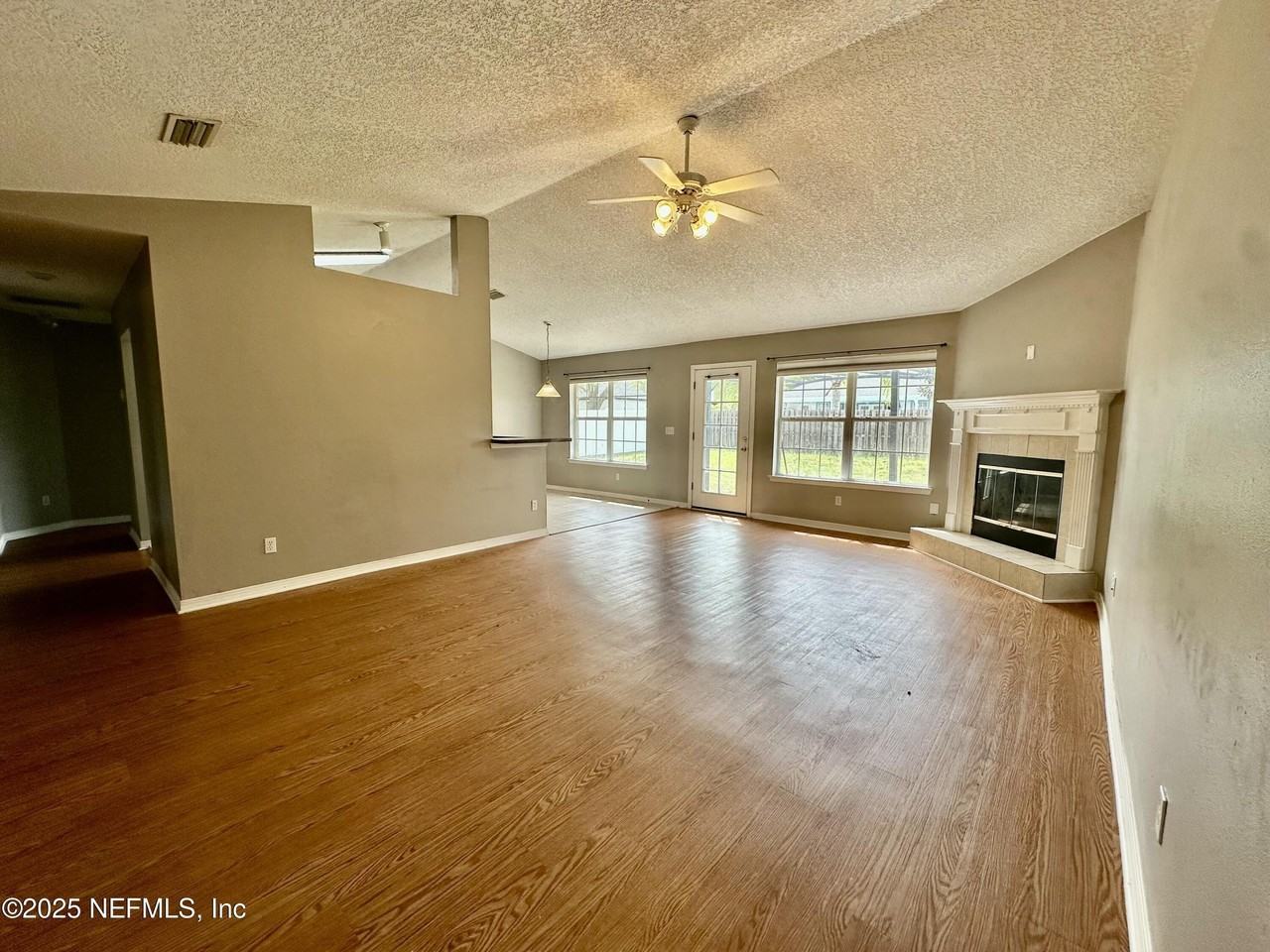 2736 Creek Ridge Dr - Photo 3 of 21